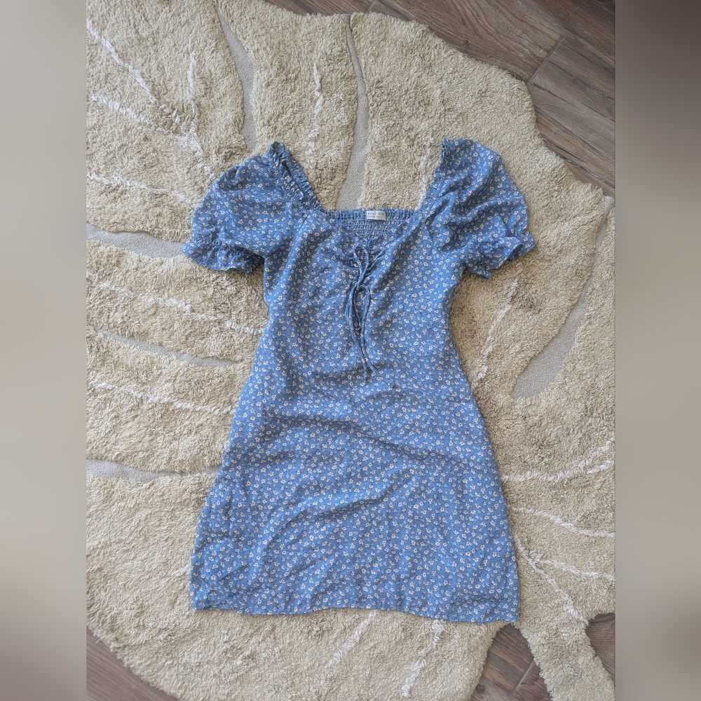 Small Paper Crane Short Blue Floral Dress